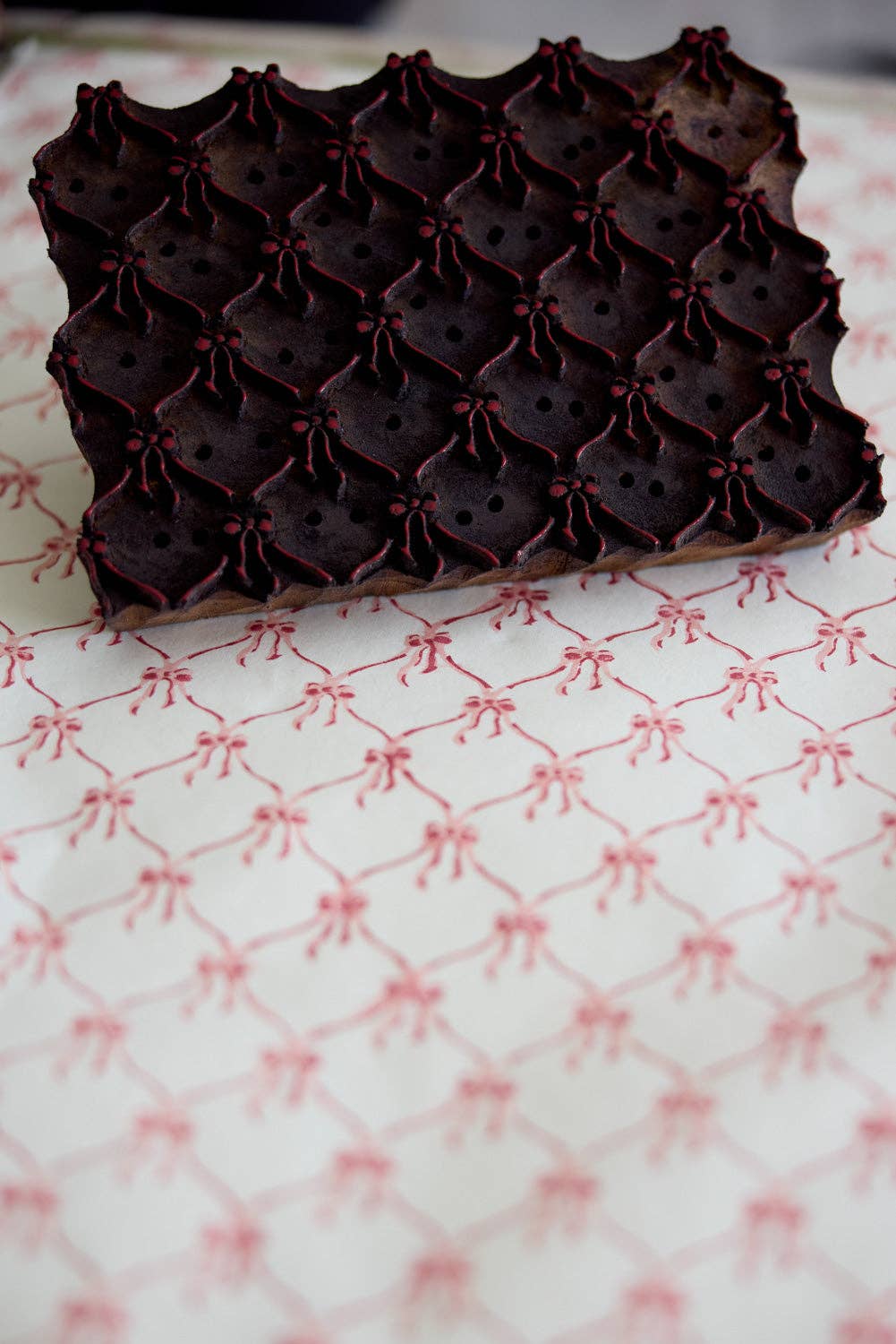 Block Printed Wrapping Paper Sheets - Bows Christmas Pudding