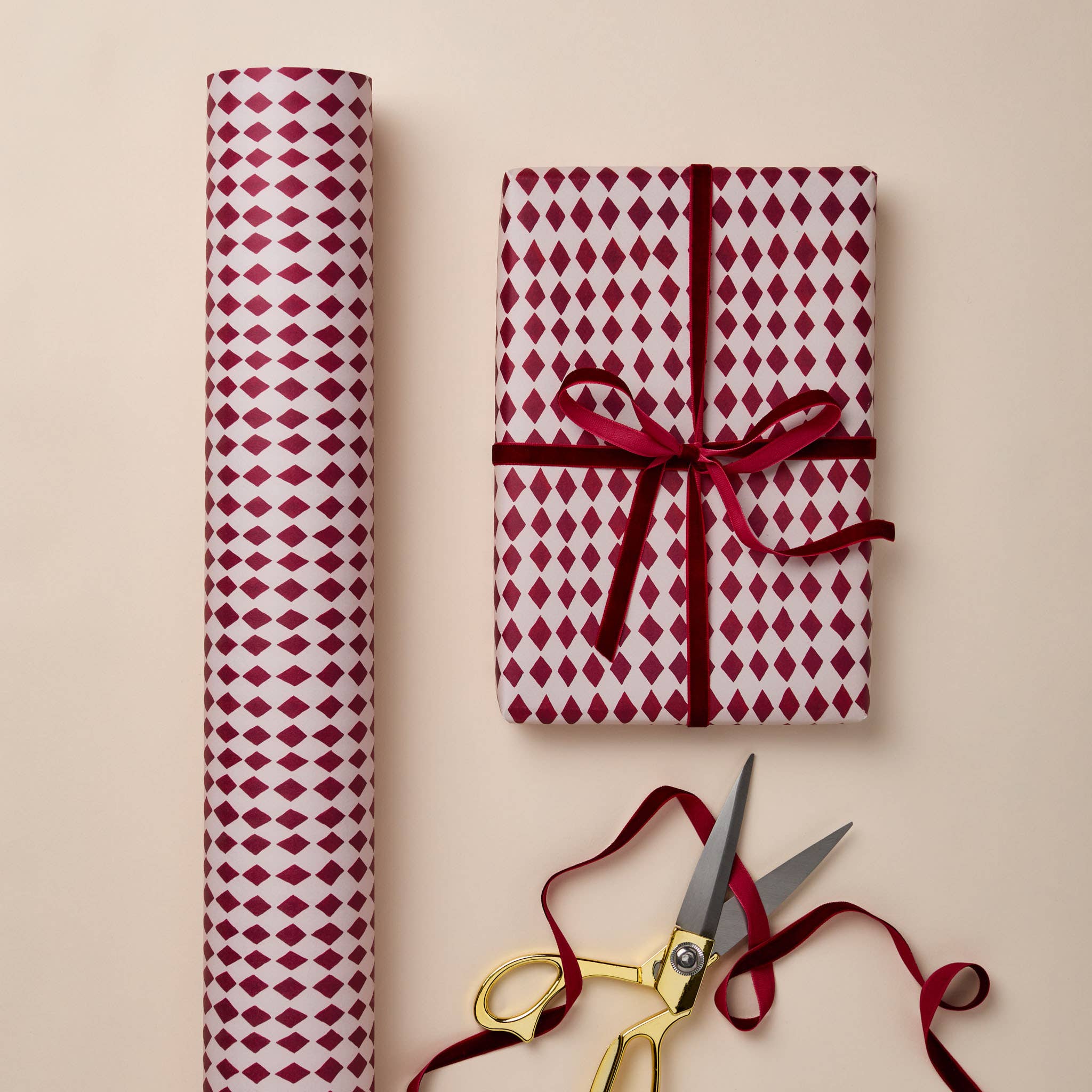 DIAMOND RED HARLEQUIN LUXURY GIFT WRAP
