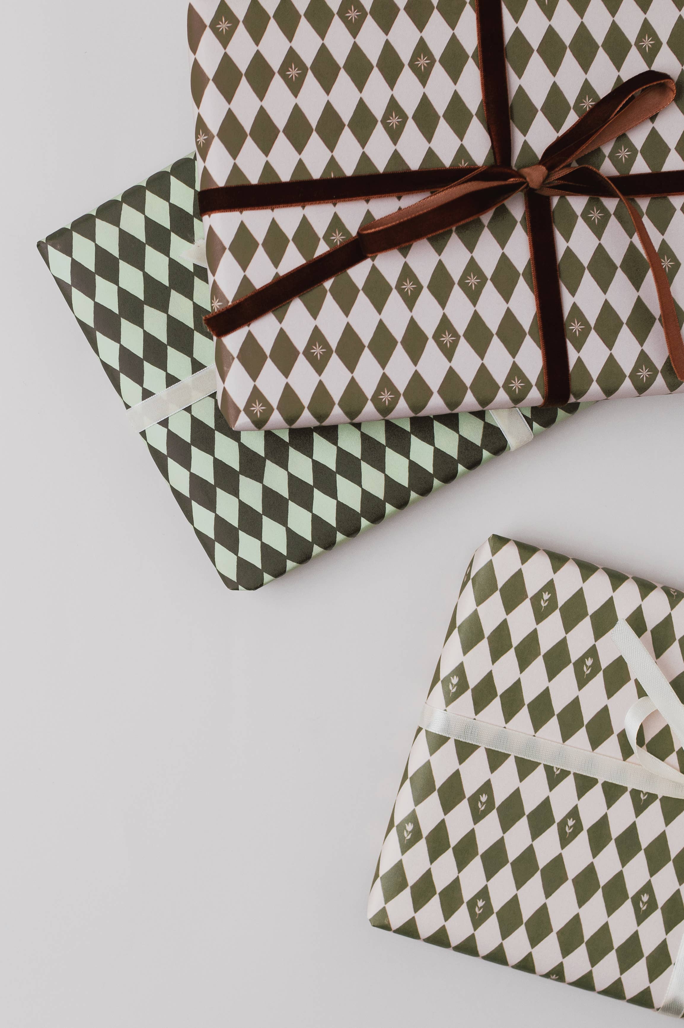STAR DIAMOND HARLEQUIN LUXURY GIFT WRAP